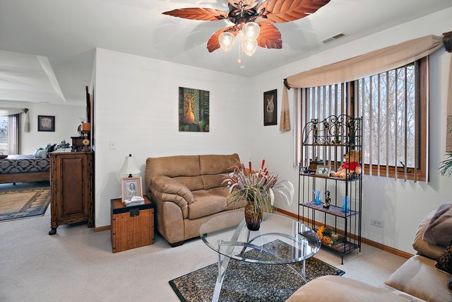 321 Royal Oak Drive, Steger, IL 60475