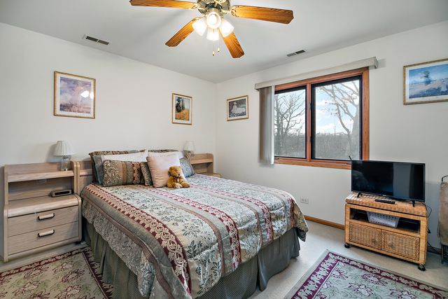 321 Royal Oak Drive, Steger, IL 60475