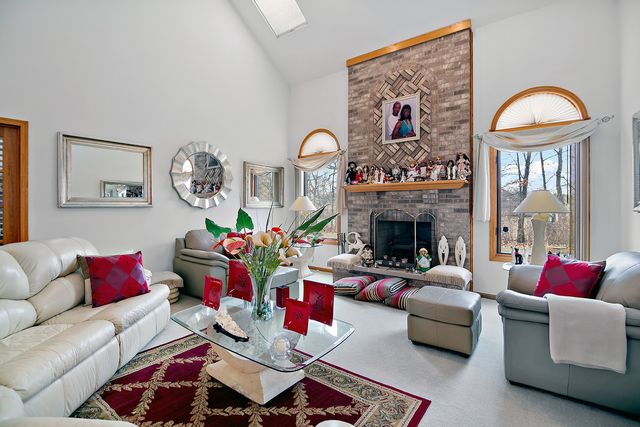 321 Royal Oak Drive, Steger, IL 60475