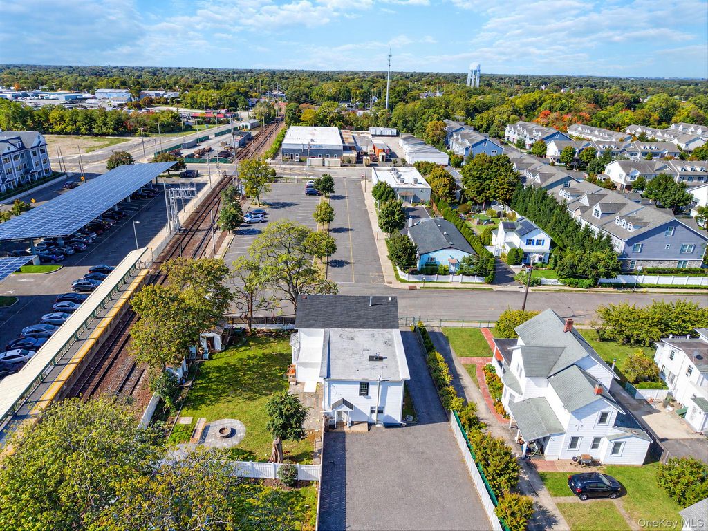 35 Funaro Court, Patchogue, NY 11772 — photo 3