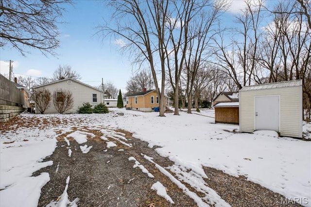 1511 Laurel Street, Highland, IL 62249