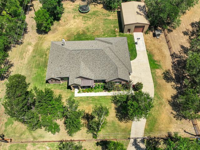 101 Sandlin Court, Springtown, TX 76082
