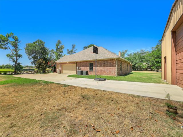 101 Sandlin Court, Springtown, TX 76082