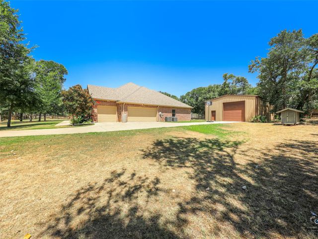 101 Sandlin Court, Springtown, TX 76082