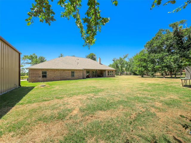 101 Sandlin Court, Springtown, TX 76082