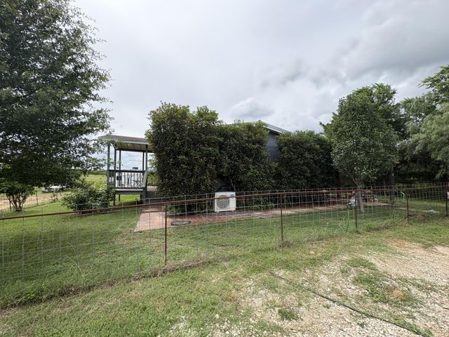 2990 S 304 Highway, Rosanky, TX 78953
