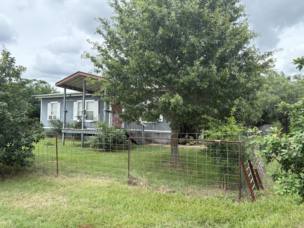 2990 S 304 Highway, Rosanky, TX 78953