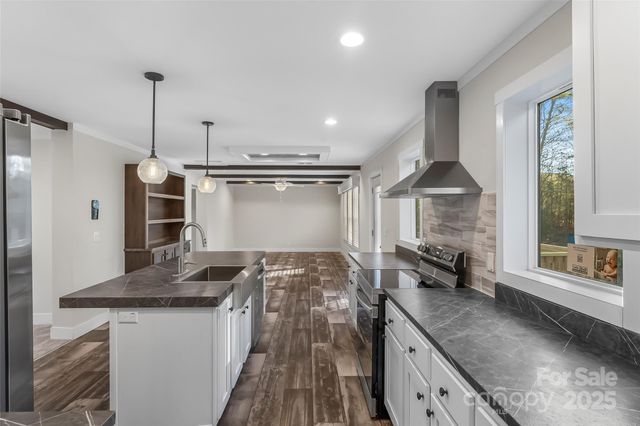 209 Walnut Branch Road, Weaverville, NC 28787