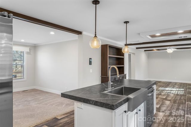 209 Walnut Branch Road, Weaverville, NC 28787