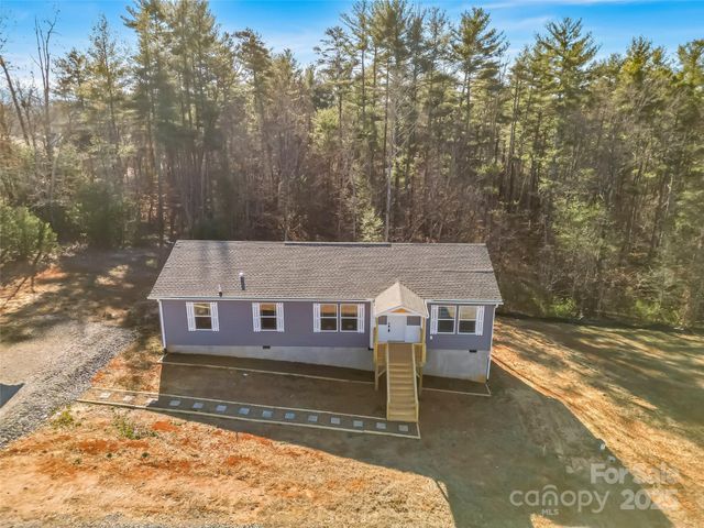 209 Walnut Branch Road, Weaverville, NC 28787