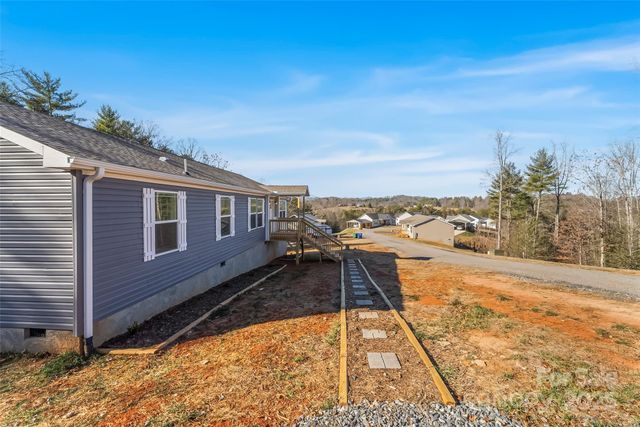 209 Walnut Branch Road, Weaverville, NC 28787