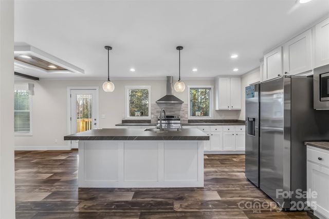 209 Walnut Branch Road, Weaverville, NC 28787