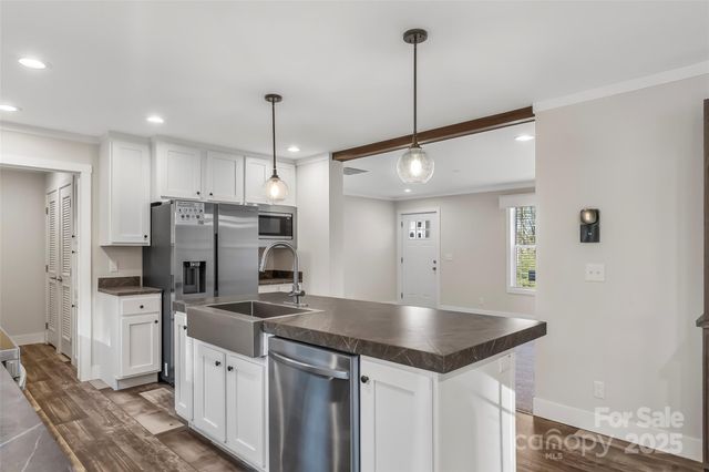 209 Walnut Branch Road, Weaverville, NC 28787