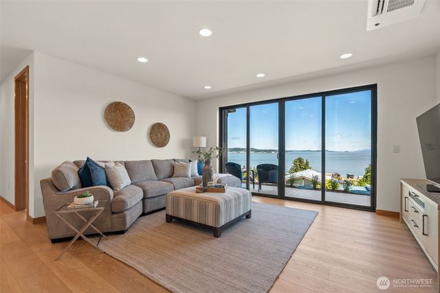 47 Conley Drive, Camano Island, WA 98282