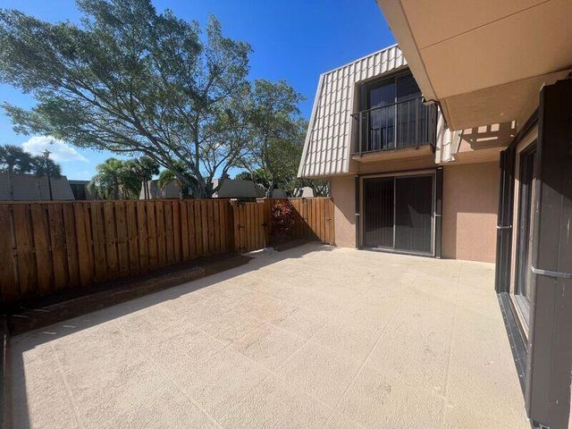 5714 57th Way, West Palm Beach, FL 33409