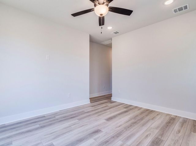 206 E Wonsley DR A, Austin, TX 78753