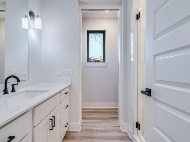 206 E Wonsley DR A, Austin, TX 78753