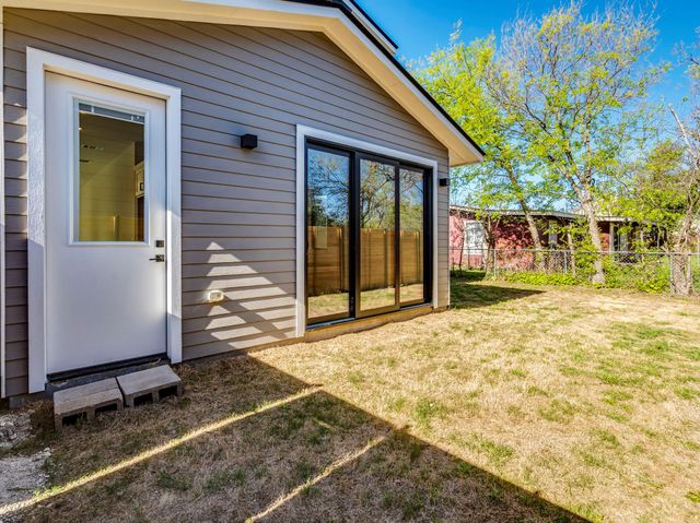 206 E Wonsley DR A, Austin, TX 78753