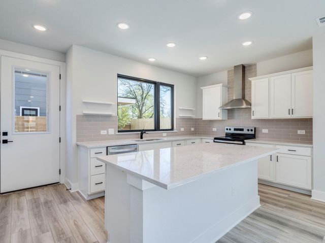 206 E Wonsley DR A, Austin, TX 78753