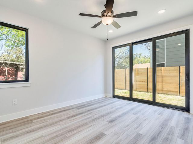 206 E Wonsley DR A, Austin, TX 78753