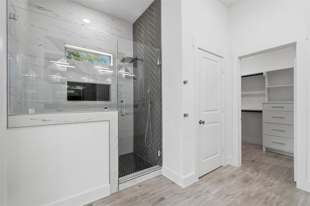 707 S Iowa Street, La Porte, TX 77571