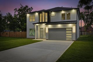 707 S Iowa Street, La Porte, TX 77571
