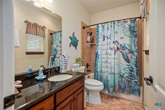 4 Lavaca Bay Place, Port Lavaca, TX 77979