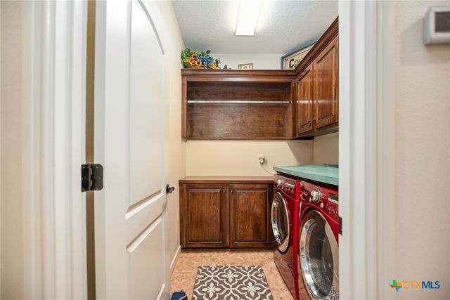 4 Lavaca Bay Place, Port Lavaca, TX 77979