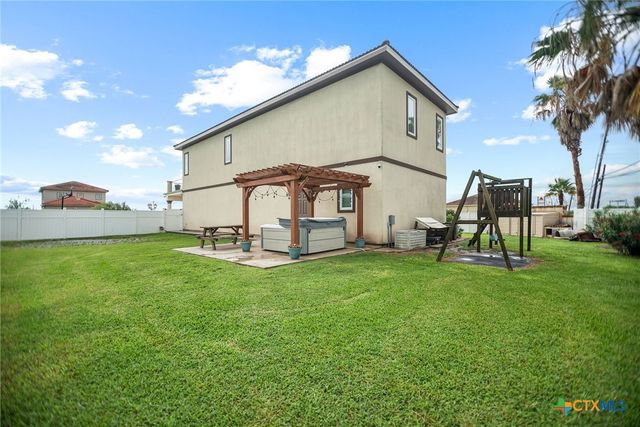 4 Lavaca Bay Place, Port Lavaca, TX 77979