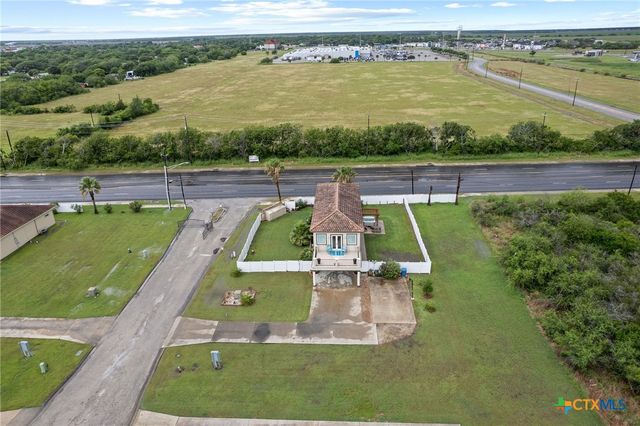 4 Lavaca Bay Place, Port Lavaca, TX 77979