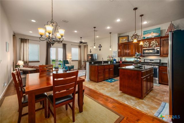 4 Lavaca Bay Place, Port Lavaca, TX 77979