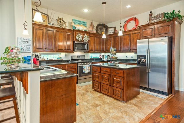 4 Lavaca Bay Place, Port Lavaca, TX 77979