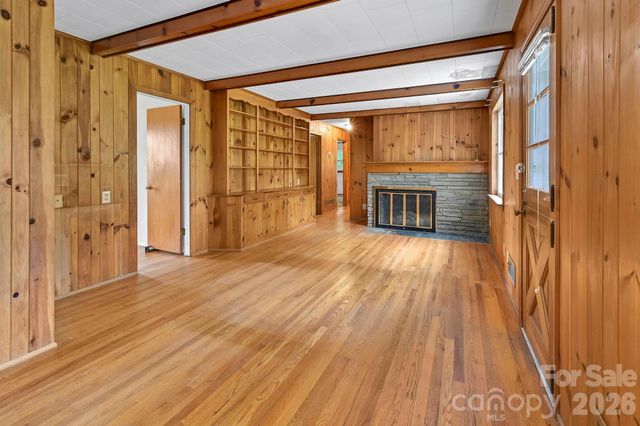 720 Mergans Lane, Hendersonville, NC 28791