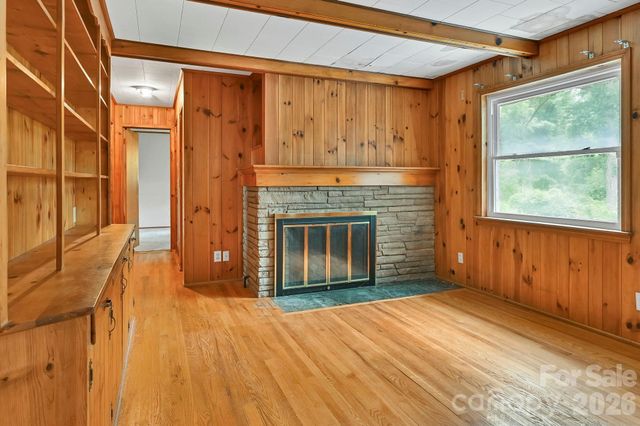 720 Mergans Lane, Hendersonville, NC 28791