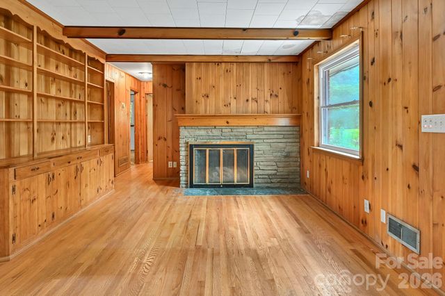 720 Mergans Lane, Hendersonville, NC 28791