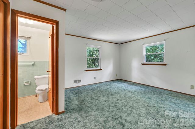 720 Mergans Lane, Hendersonville, NC 28791