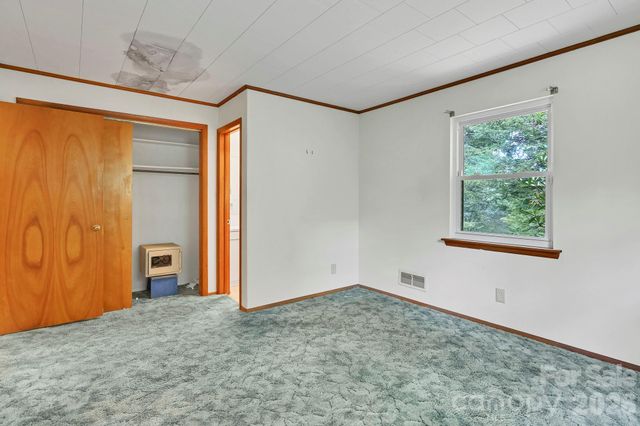 720 Mergans Lane, Hendersonville, NC 28791