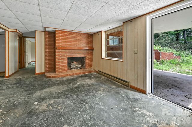 720 Mergans Lane, Hendersonville, NC 28791