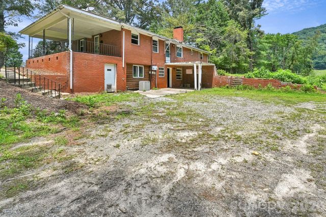 720 Mergans Lane, Hendersonville, NC 28791