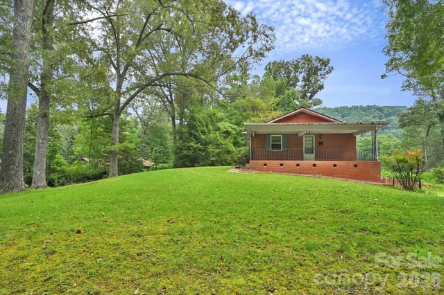720 Mergans Lane, Hendersonville, NC 28791