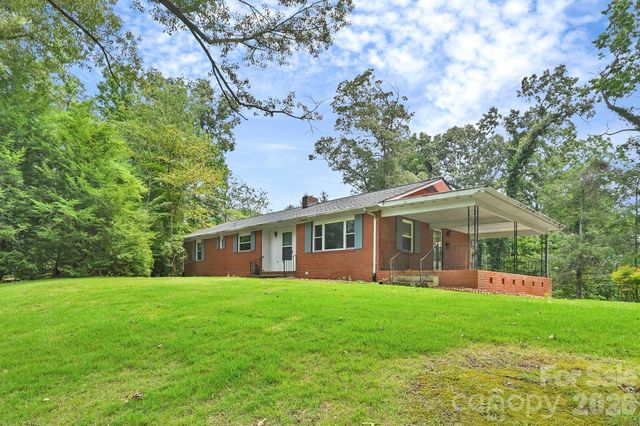 720 Mergans Lane, Hendersonville, NC 28791