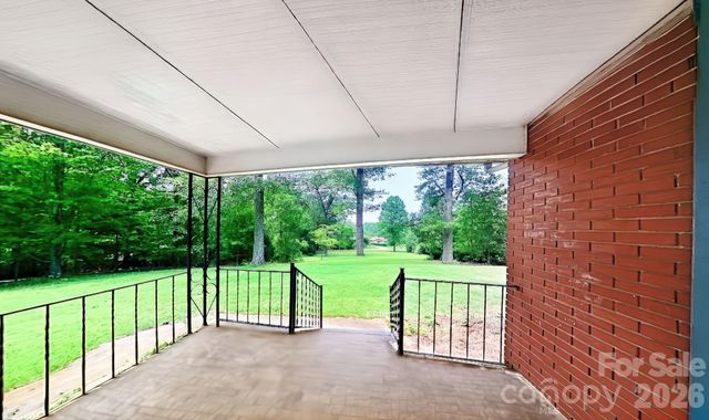 720 Mergans Lane, Hendersonville, NC 28791