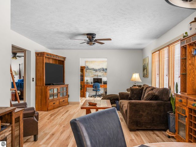 1049 Hemingway Lane, Traverse City, MI 49686