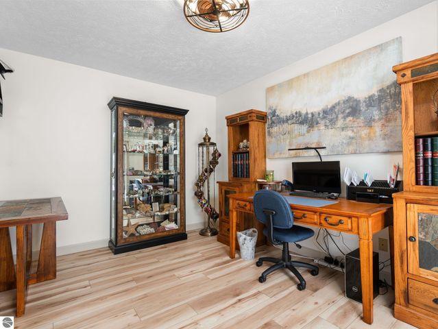 1049 Hemingway Lane, Traverse City, MI 49686