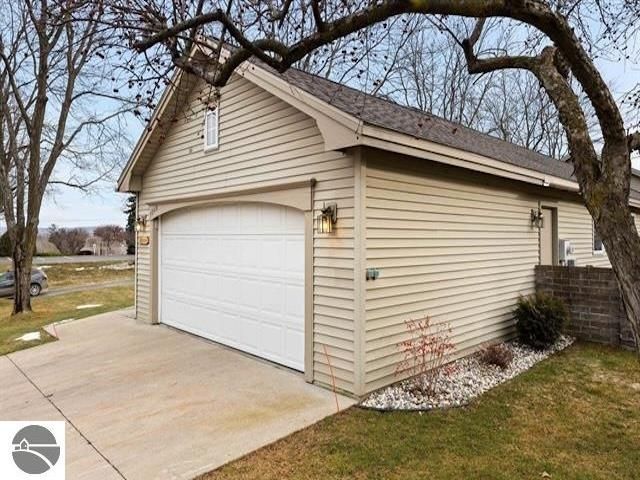 1049 Hemingway Lane, Traverse City, MI 49686