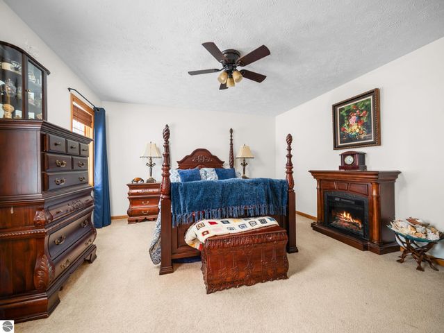 1049 Hemingway Lane, Traverse City, MI 49686