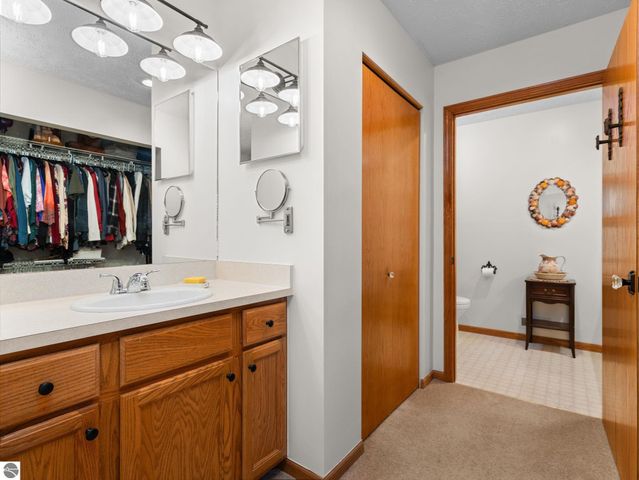 1049 Hemingway Lane, Traverse City, MI 49686