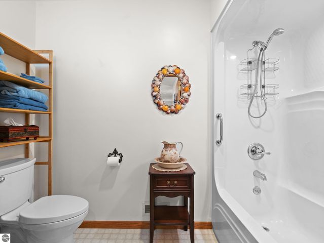 1049 Hemingway Lane, Traverse City, MI 49686