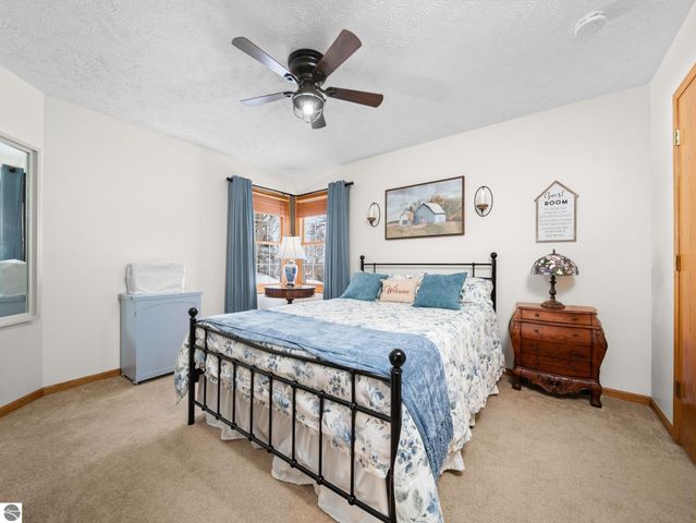 1049 Hemingway Lane, Traverse City, MI 49686