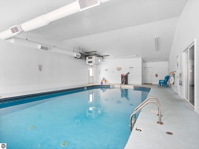 1049 Hemingway Lane, Traverse City, MI 49686